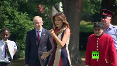 ميلانيا ترامب تلعب البولينج العشبي في بريطانيا