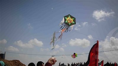 الاحتلال يدرس الرد على الطائرات الحارقة بفرض عقوبات ضد غزة