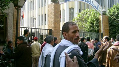 تثبيت 874 عاملًا مؤقتًا بهيئة نظافة وتجميل الجيزة