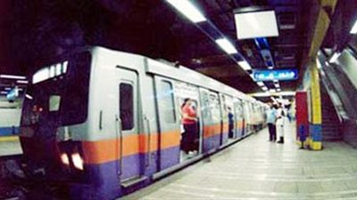 تكدس بمحطة مترو «مسرة» بعد عطل مفاجئ في آخر قطار متجه لشبرا