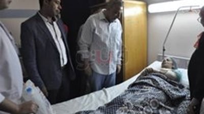 محافظ الجيزة يزور المصابين في حادث قطار البدرشين (صور)