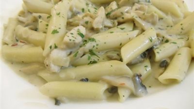 مكرونة بيضاء بالثوم والبارميزان من مطبخ نجلاء الشرشابي