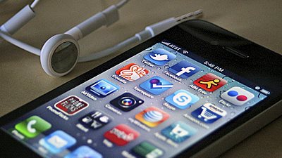 سَجِّل جهات اتصالك في القائمة السرية مع 