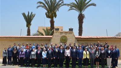 وزيرة الهجرة تلتقي أعضاء التمثيل العسكري المرشحين للعمل بالسفارات