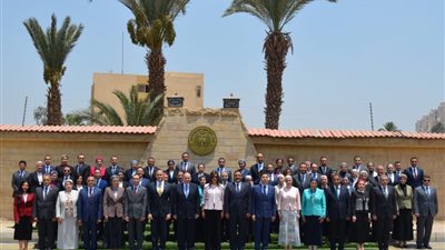 وزيرة الهجرة تلتقي ضباط القوات المسلحة أعضاء التمثيل العسكري