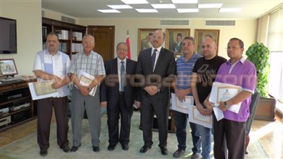 بالصور.. «قدري» يكرم 5 موظفين بالضرائب رفضوا رشوة بـ2 مليون جنيه