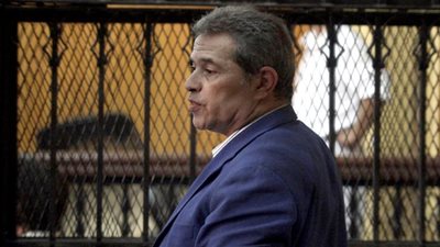 تأجيل طعن عكاشة على حبسه في تزوير شهادة الدكتوراه لـ١٣ أكتوبر