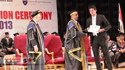 بالصور.. بدء الحفل الثانى لتخريج دفعة 2013 بالجامعة البريطانية