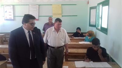 عقل يتفقد امتحانات الدور الثاني للإعدادية والابتدائية بجنوب سيناء