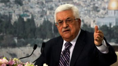 عباس يجمد الاتصالات مع إسرائيل ويطالب حماس بتلبية نداء الأقصى