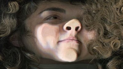 بالصور.. لقطات غريبة لأشخاص عن طريق الماسح الضوئي