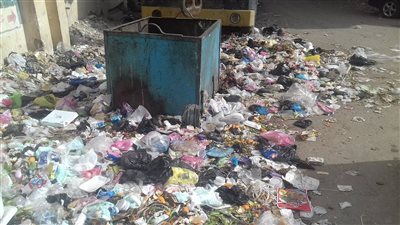 تحرير 25 محضرا وغرامة 5000 جنيه لمواطنين ألقوا قمامة بالشارع