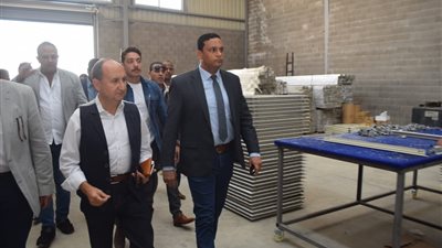 وزير التجارة يتفقد مجمع الصناعات الصغيرة بمدينة السادات (صور)