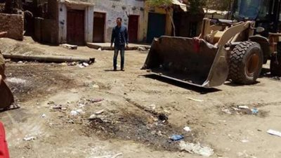 رفع المخلفات بقرى مركز ملوى في المنيا