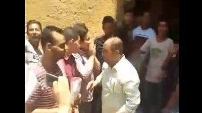 أولياء أمور طلاب سوهاج المتهمين بالغش يواصلون احتجاجاتهم