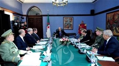 الجزائر تعزز إجراءات الأمن على الحدود مع ليبيا