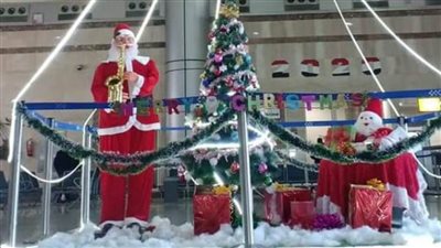 مطار سوهاج يتزين للاحتفال برأس السنة