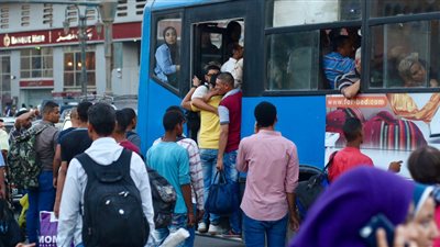 ميدان رمسيس بعد تعطل المترو.. «زحمة يا دنيا زحمة» (صور)