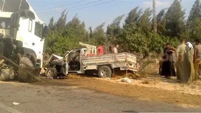 إصابة 5 أشخاص في تصادم سيارتين بالإسماعيلية