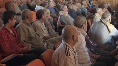 بالصور.. مسيحيو سوريا أثناء دفع الجزية لـ«داعش»