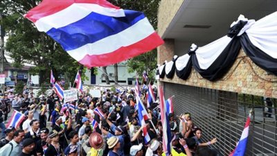 5 قتلى و50 جريحًا في احتجاجات تايلاند.. والمعارضة تعتزم شل عمل الحكومة