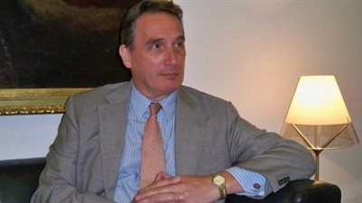 سفير هولندا بالقاهرة يؤكد اهتمام بلاده بمشروع تنمية قناة السويس