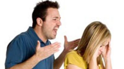 للفتيات.. 4 خطوات تحد من الغيرة القاتلة لخطيبك