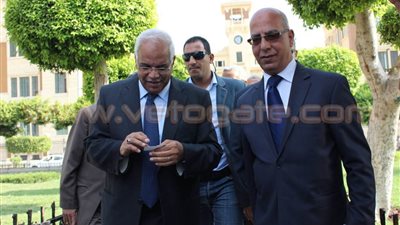 بالفيديوالصور.. وصول «السعيد» لتسليم أتوبيسات ذوى الاحتياجات الخاصة