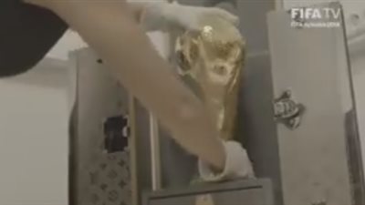 كأس العالم يصل ملعب لوجنيكي قبل نهائي المونديال (فيديو)