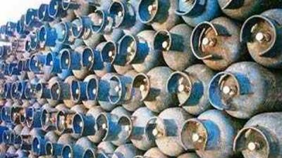 ضبط 99 أسطوانة غاز مدعم داخل مصنع للطوب بالدقهلية