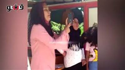 «قومية العجوزة» تغلق أبوابها على أولياء الأمور المحتجين (فيديو)