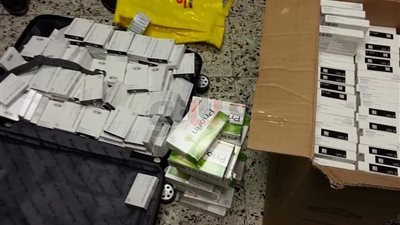 ضبط محاولة تهريب كمية من أدوية عناية الشعر بمطار الغردقة