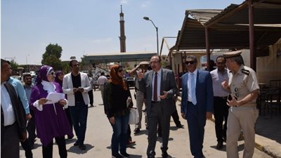 محافظ بني سويف يستعين بالشباب الجامعي لتطوير الخدمات المرورية (صور)