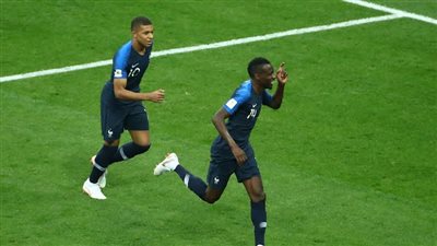 فرنسا تتقدم على كرواتيا 1/2 في الشوط الأول لنهائي المونديال (فيديو)