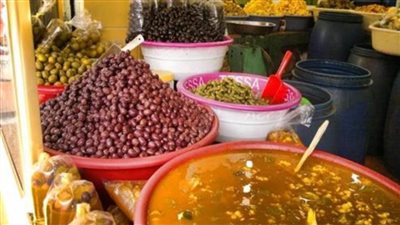 ضبط 1.5 طن مخللات فاسدة فى الغربية