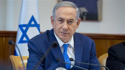 وزير إسرائيلي سابق يتهم نتنياهو بتحصين حماس