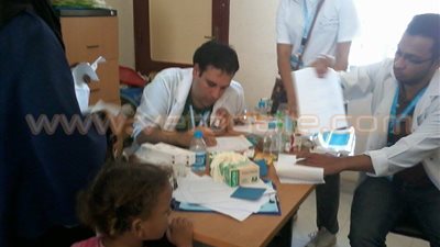 بالصور.. صحة الفيوم ومؤسسة بدارن تنظمان قافلة طبية بقرية شكشوك