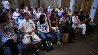 المشاركون في منتدى «شباب صناع السلام» يتفقدون كاتدرائية سانت بولس بلندن