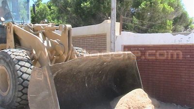 بالصور.. حملة نظافة بمدرستين بالغردقة استعدادا للعام الدراسي