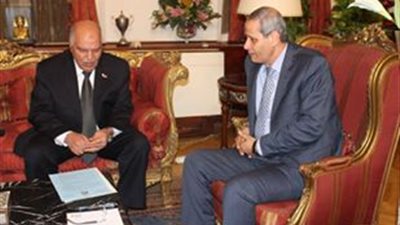 نقيب المعلمين يطالب «الشربيني» بسرعة صرف مستحقات النقابة