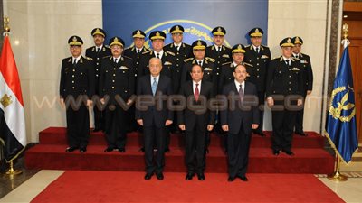 «السيسي» يشهد اليوم الاحتفال بتخريج دفعة جديدة من طلبة كلية الشرطة.. يمنح الأوائل نوط الامتياز من الطبقة الثانية.. وزير الداخلية يلقي كلمة لتحية الخريجين.. والطلاب يقدمون عروضا قتالية