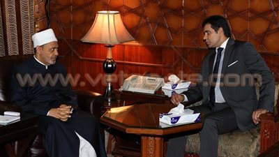 شيخ الأزهر يستقبل السفير المصري بكازاخستان