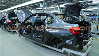 بالصور.. «BMW» تضم  «318i» لقائمة السيارات المجمعة محليا