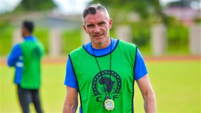 كارتيرون يلقي محاضرة فنية على لاعبي الزمالك قبل مواجهة زيسكو