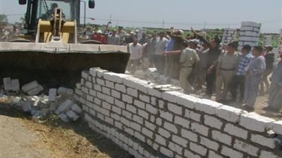 إزالة التعديات على 6 أفدنة بـ