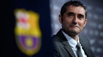 «فالفيردي» يحدد 7 لاعبين للرحيل عن برشلونة