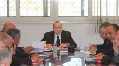 محافظ دمياط يقرر تنفيذ الحجز الإدارى على محال الأسماك بسوق الجملة