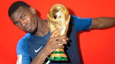 لاعبو فرنسا يخضعون لجلسة تصوير رسمية بلقب المونديال (صور)