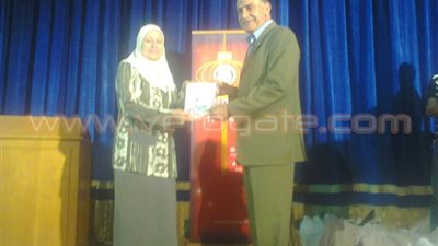 «تعليم برج العرب» توزع مستلزمات المدارس على أيتام المدينة