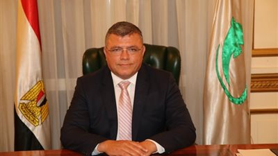 وزير الاتصالات يصل مطار القاهرة قادما من أديس أبابا